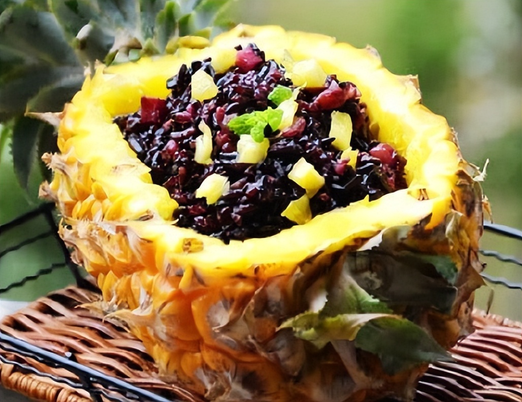 菠萝紫米饭